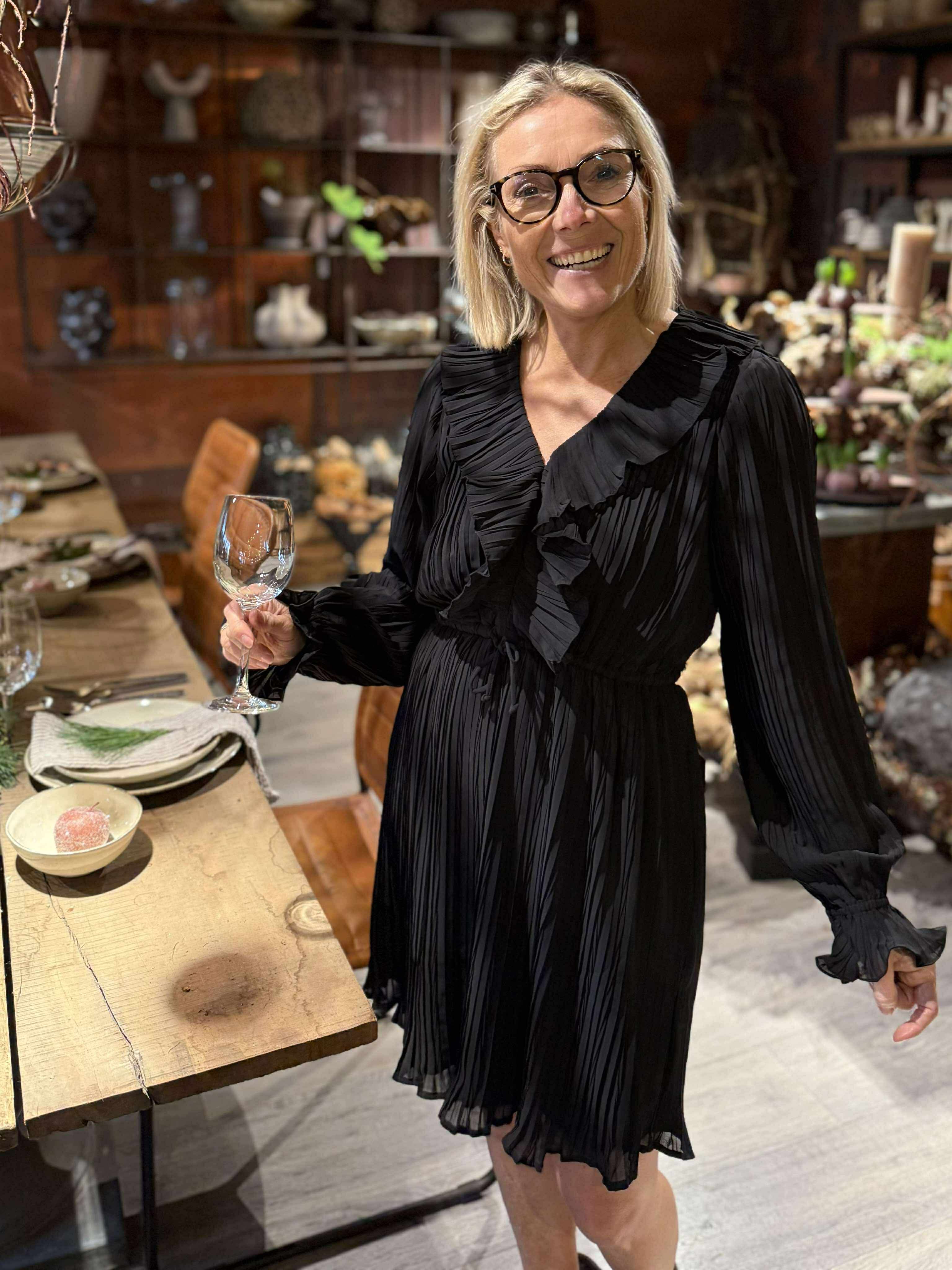 VMDORA Short Dress - Black